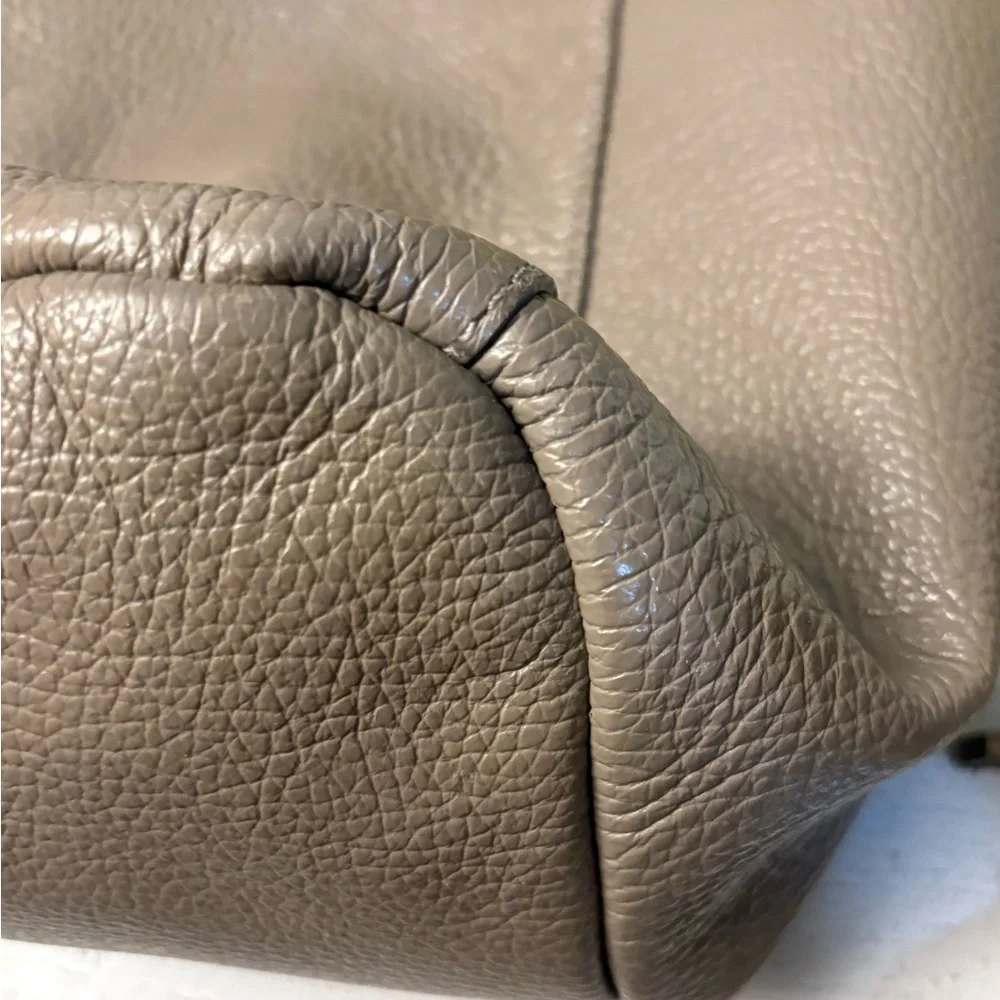 American Eagle Outfitters Taupe Pebbled Leather Shoulder Tote Genuine Leather - Picture 5 of 6